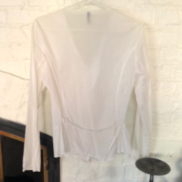 White blouse with embroidered flowers - Picture 4 of 4